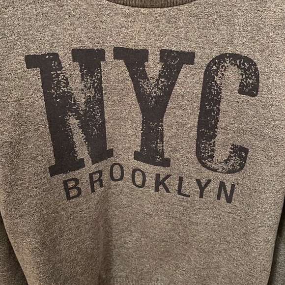 Grey girls’ NYC Brooklyn Sweatshirt. Children’s size 12-13 years/150-152 cm. - Picture 4 of 4